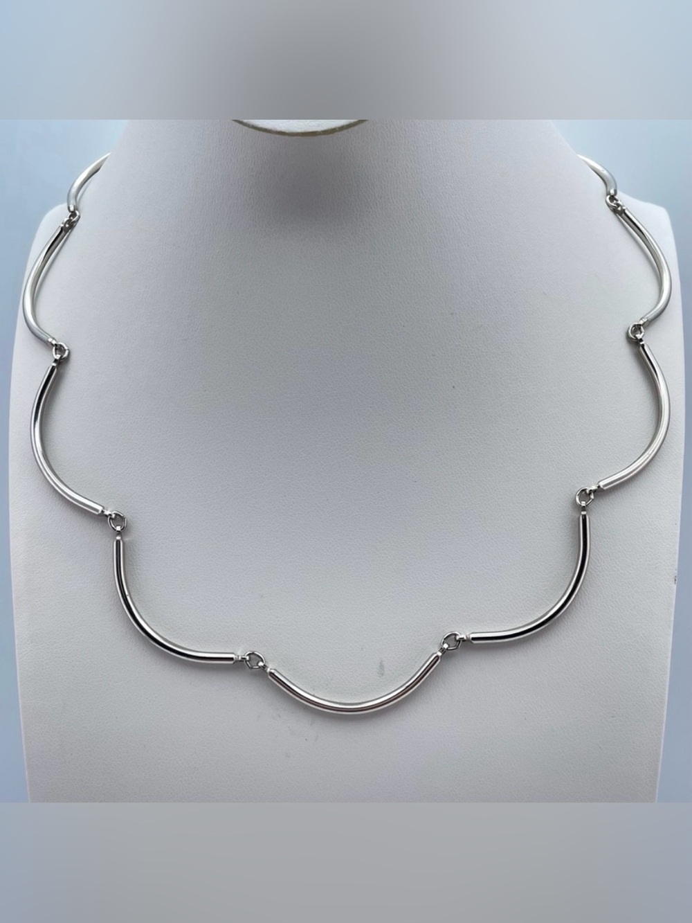 Beautiful Vintage Sarah Coventry Allure Silver Tone Half Moon Link Necklace 1977